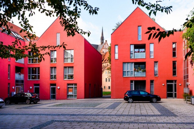 Modernes Wohnen in der Altstadt Wismar Dachgeschosswohnung Altengerechtes Wohnen in der Wismarer Altstadt.