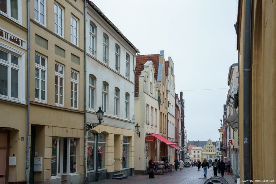 Blick in die Einkaufsstra�e Ladenlokal Wismar