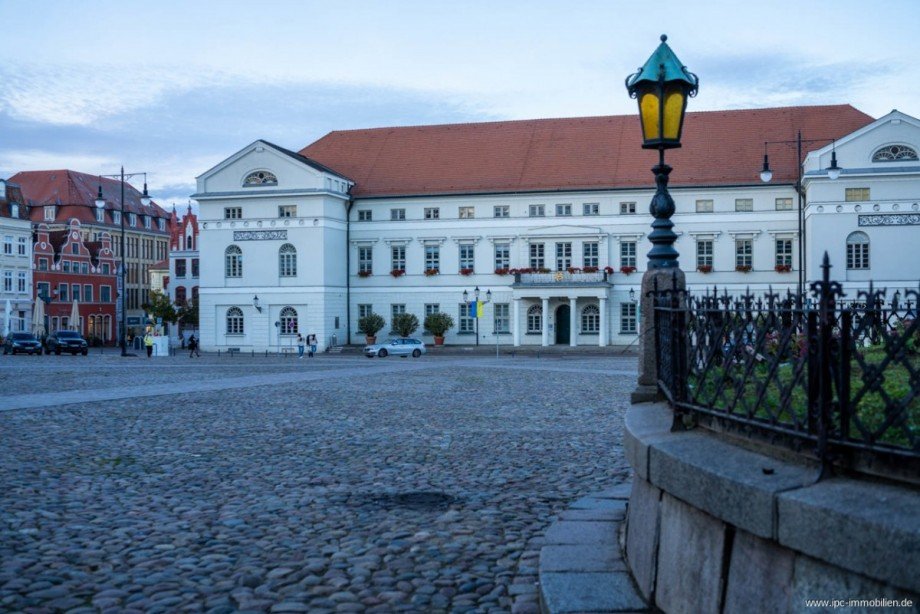 Marktplatz Mehrfamilienhaus Wismar