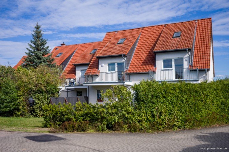 Hausansicht Biere Zweifamilienhaus Haush�lfte mit 3 Wohnungen und vielen M�glichkeiten.