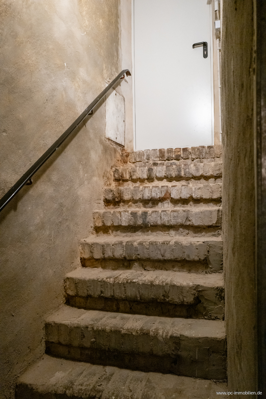 Kellertreppe Halle / Lager / Produktion Berlin