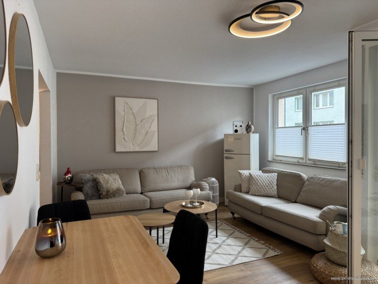 Wohnzimmer Magdeburg Etagenwohnung Tolles Design Apartment mit Balkon und PKW Stellplatz in Stadtfeld - Ost.