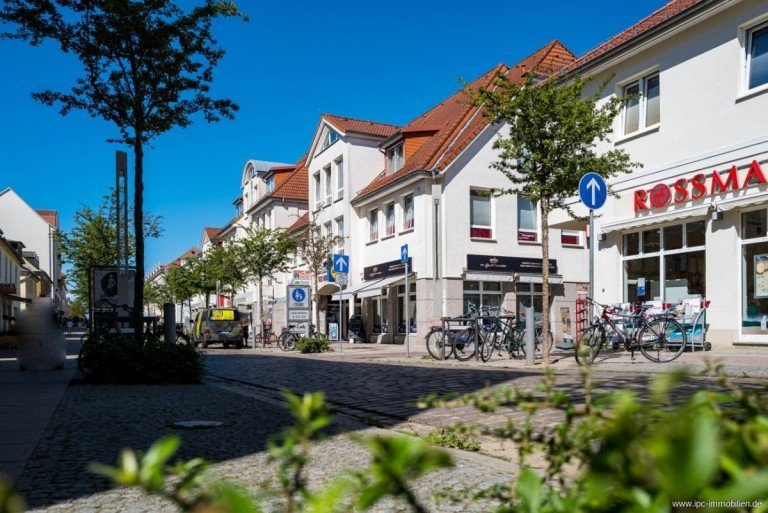 Hausansicht Neustrelitz B�rofl�che Helle B�ro- oder Praxisfl�che in Top Innenstadtlage.