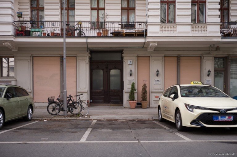 Eingang Vorderhaus Berlin Halle / Lager / Produktion Kleiner Kellerraum in beliebter Wohnlage zu vermieten.