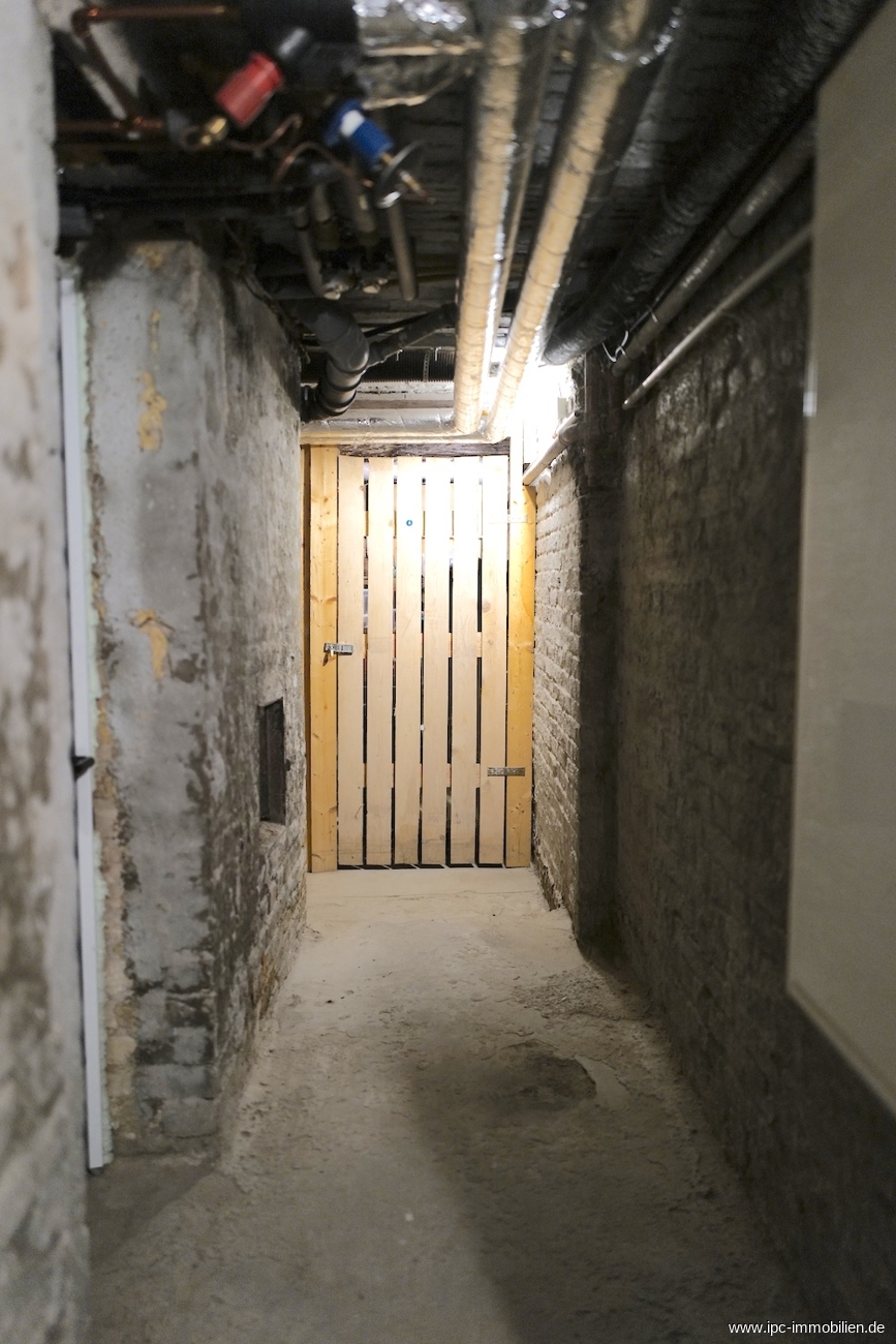 Flur Kellerbereich Halle / Lager / Produktion Berlin