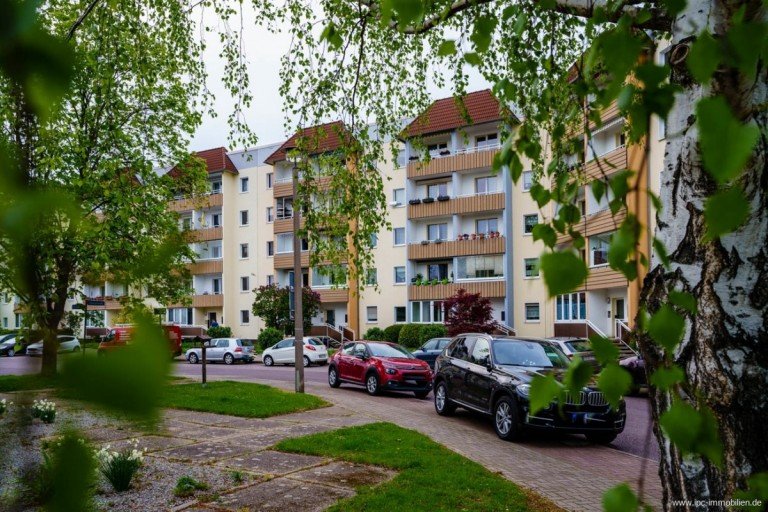 Hausansicht Magdeburg Etagenwohnung Einziehen und Wohlf�hlen - Tolle 3 Zi. Wohnung mit Balkon.